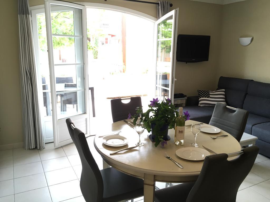 Appartement Dans Residence - Le Domaine De Camiole Callian  Exterior foto