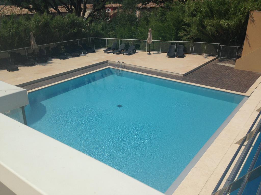 Appartement Dans Residence - Le Domaine De Camiole Callian  Exterior foto